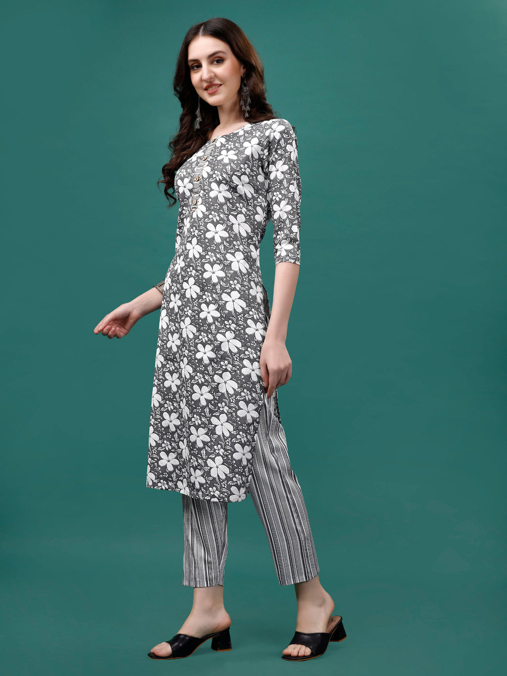Multicolor Floral Printed Kurta Set with Pant and Dupatta
