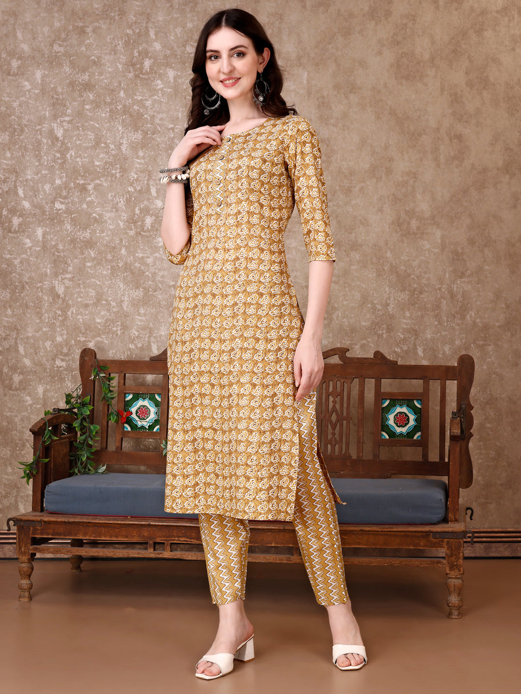 Multicolor Leaf Printed Kurta Set with Pant and Dupatta
