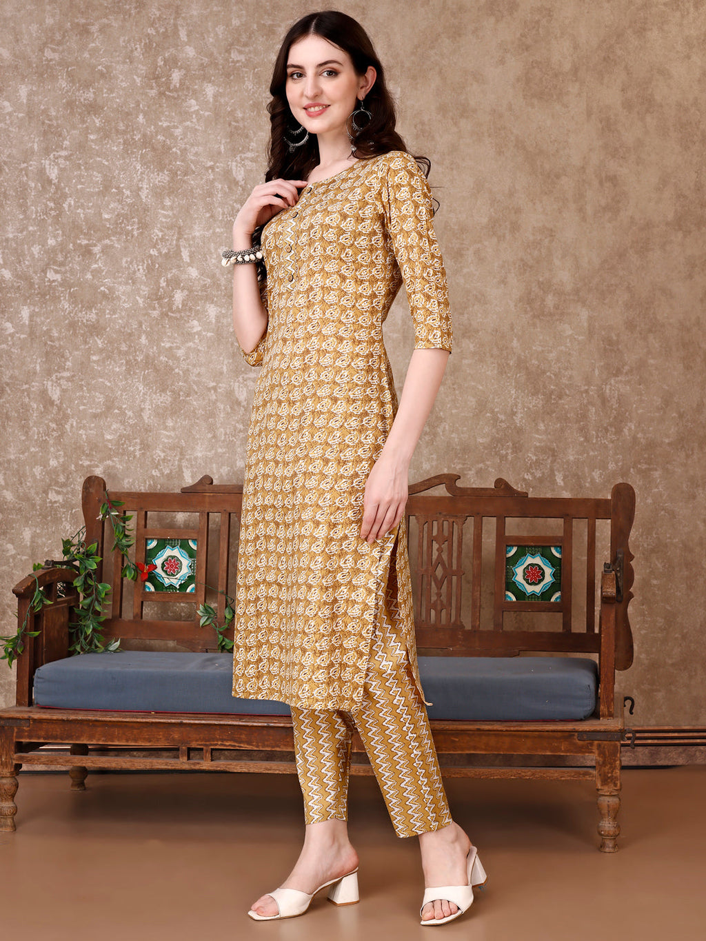Multicolor Leaf Printed Kurta Set with Pant and Dupatta