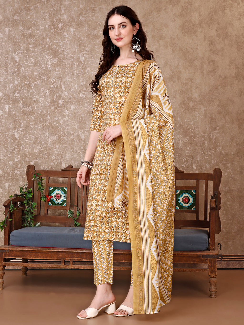Multicolor Leaf Printed Kurta Set with Pant and Dupatta