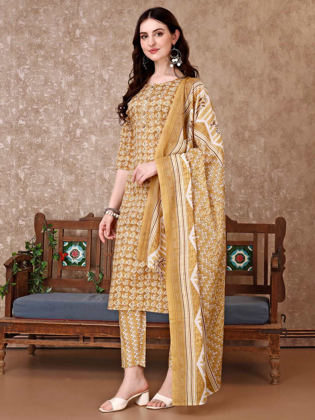 Multicolor Leaf Printed Kurta Set with Pant and Dupatta
