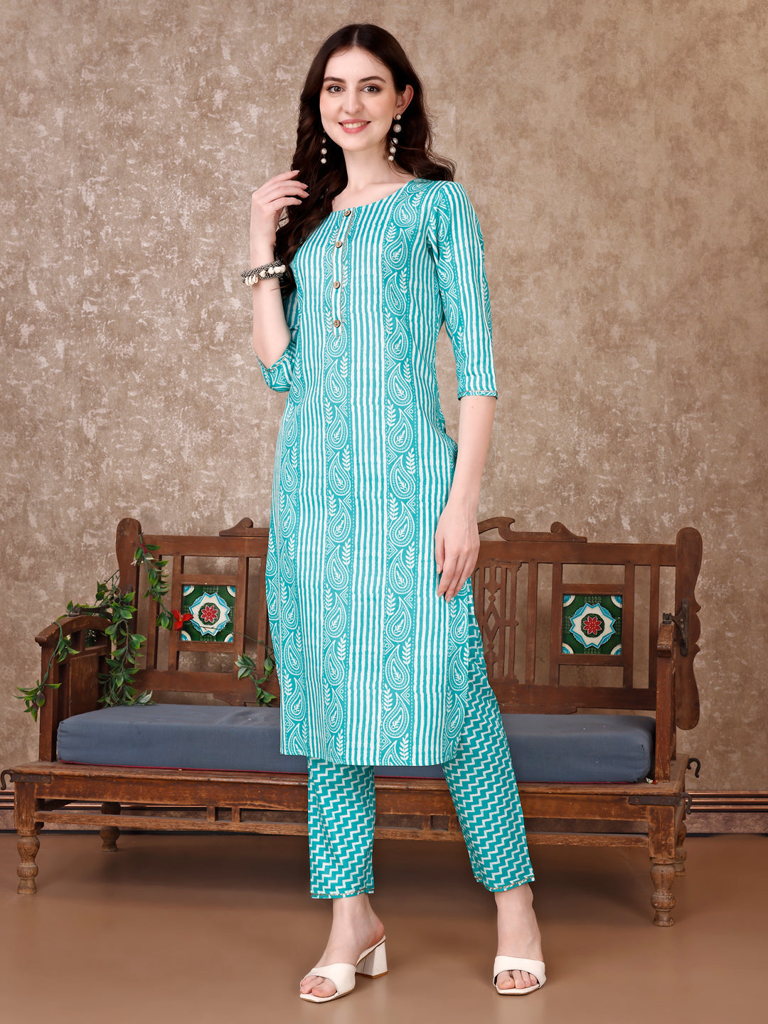 Multicolor Printed Kurta with Matching Pant and Dupatta Set