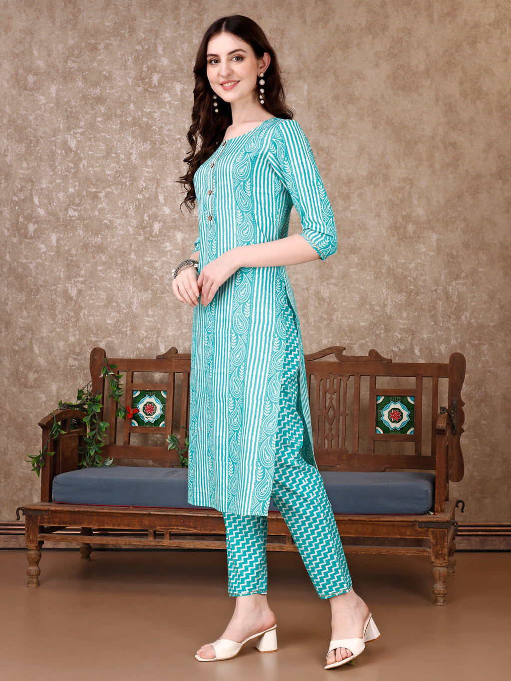 Multicolor Printed Kurta with Matching Pant and Dupatta Set