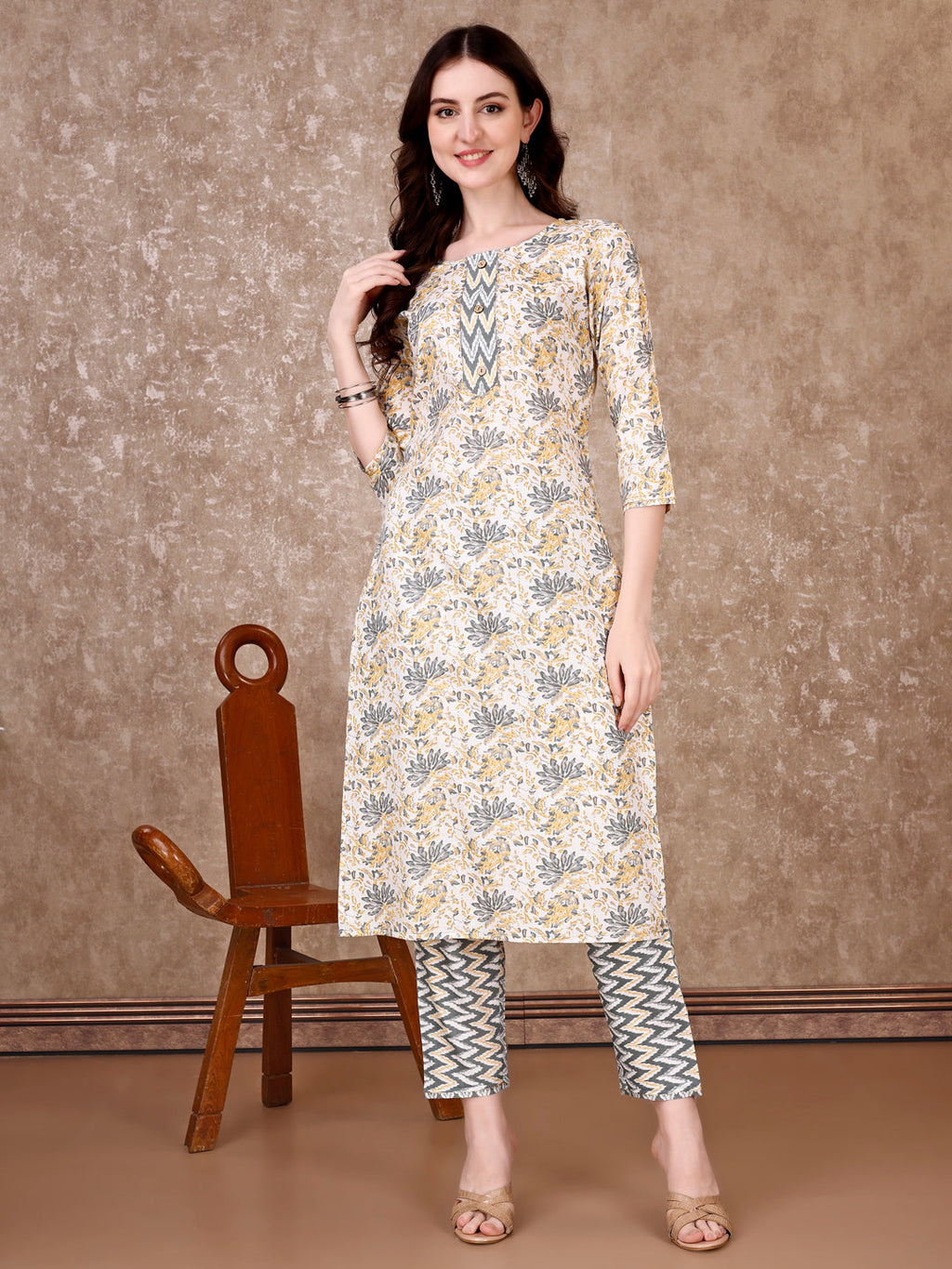 Multicolor Floral Printed Kurta Set with Pant and Dupatta