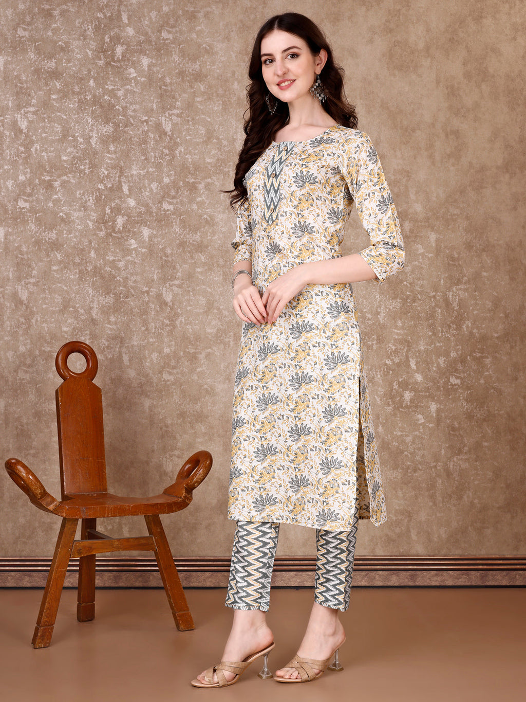 Multicolor Floral Printed Kurta Set with Pant and Dupatta