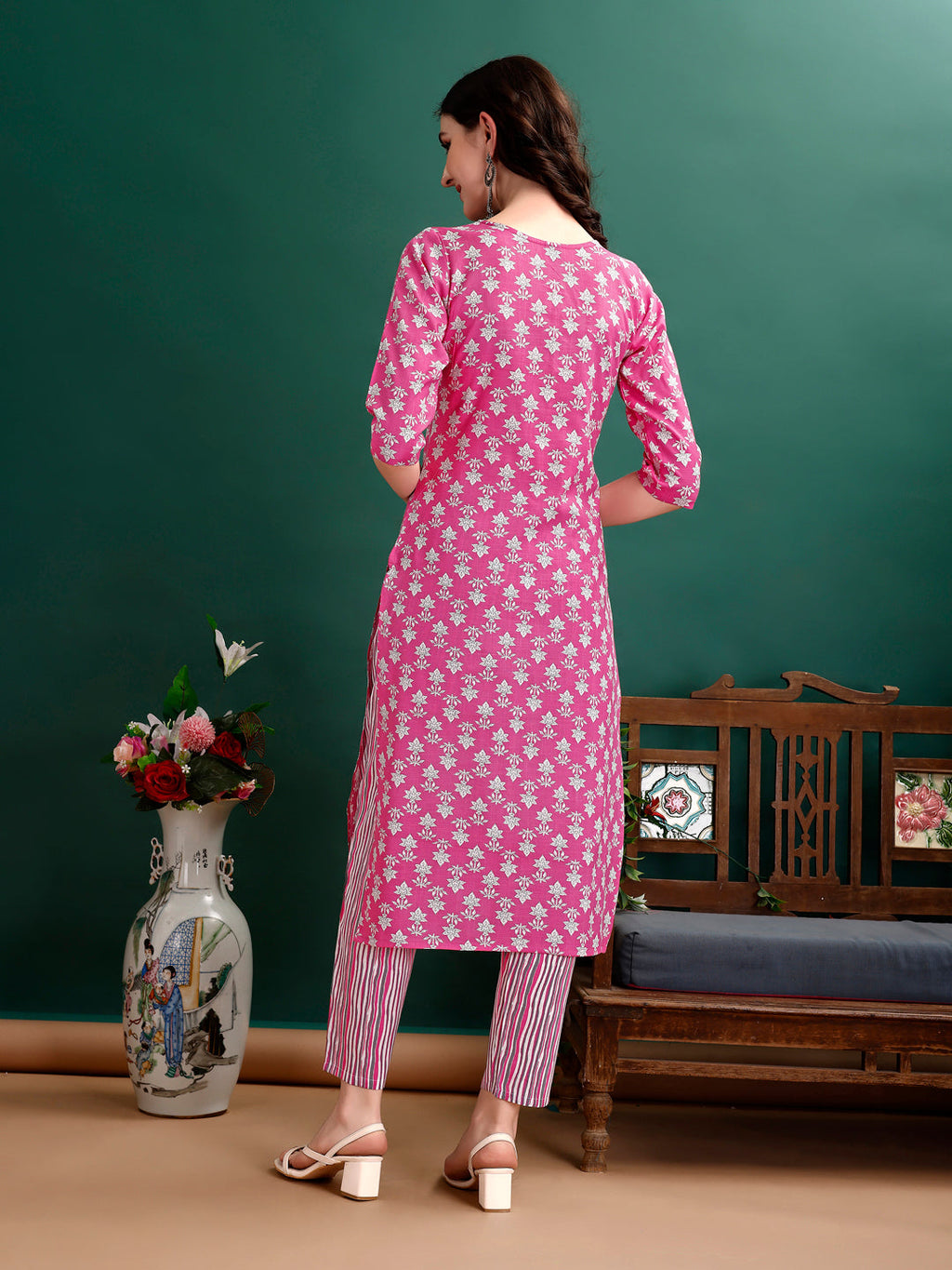 Ethnic Motifs Printed Kurta Set with Matching Pant & Dupatta