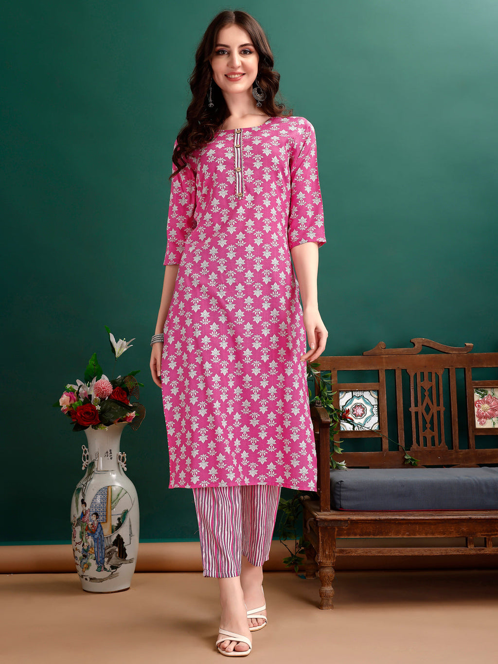 Ethnic Motifs Printed Kurta Set with Matching Pant & Dupatta
