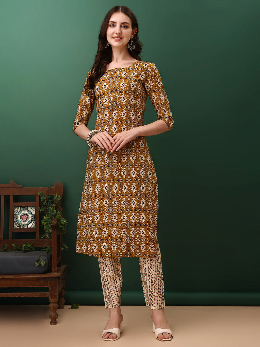 Mustard Ethnic Motifs Printed Kurta Set with 3/4th Sleeves