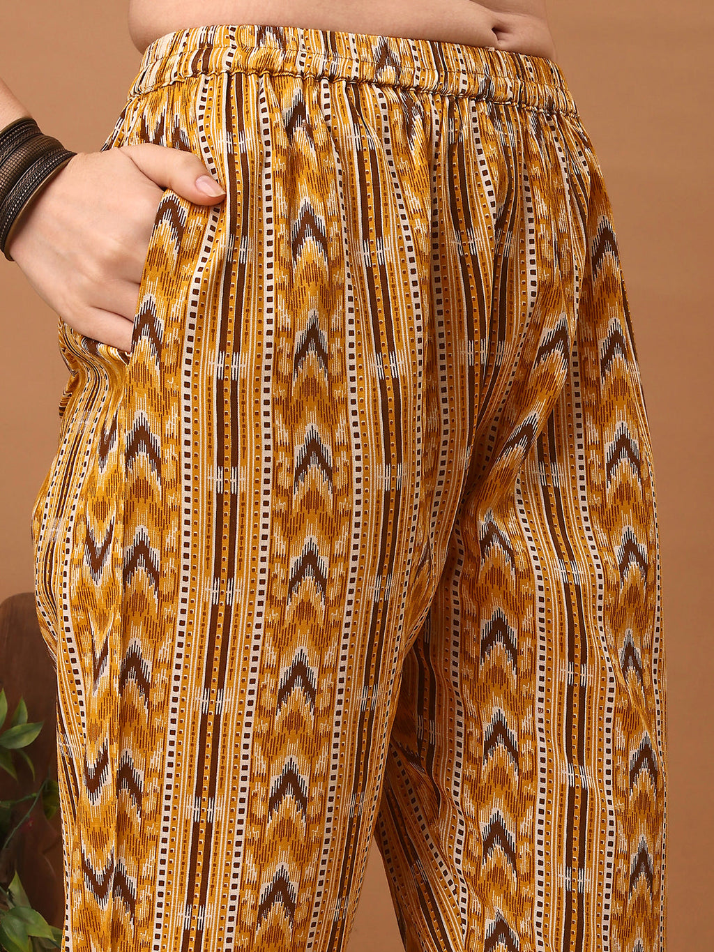 Floral Printed Cotton Kurta Set with 3/4th Sleeves