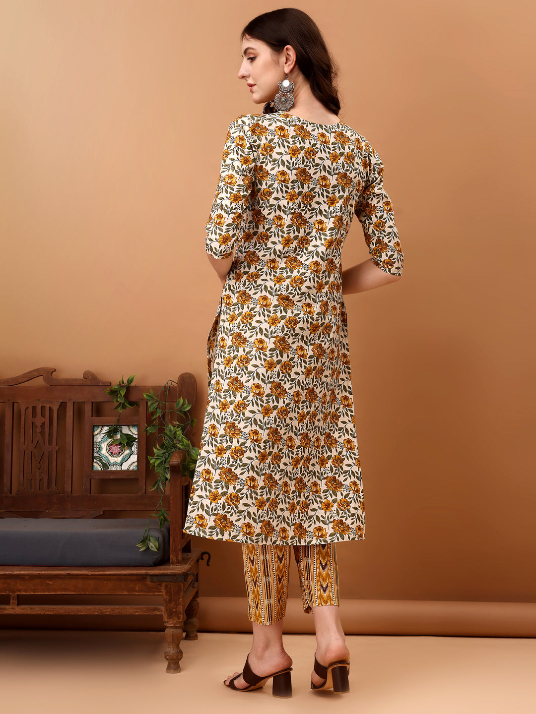 Floral Printed Cotton Kurta Set with 3/4th Sleeves