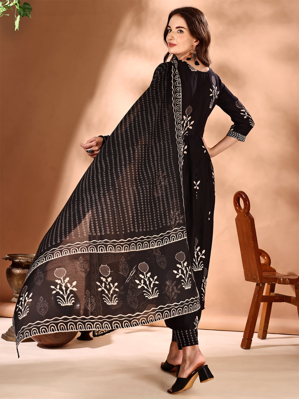 Black Flared Kurta Set with Ethnic Motif Prints and Embroidery