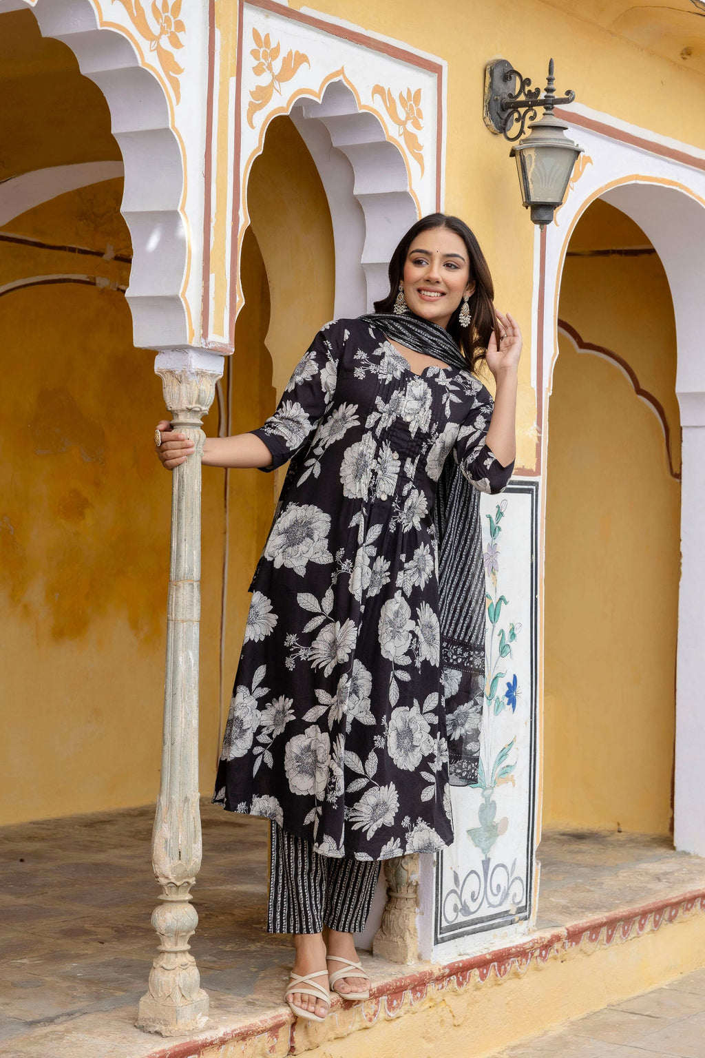 Floral Print Kurta Set with Striped Dupatta in Black