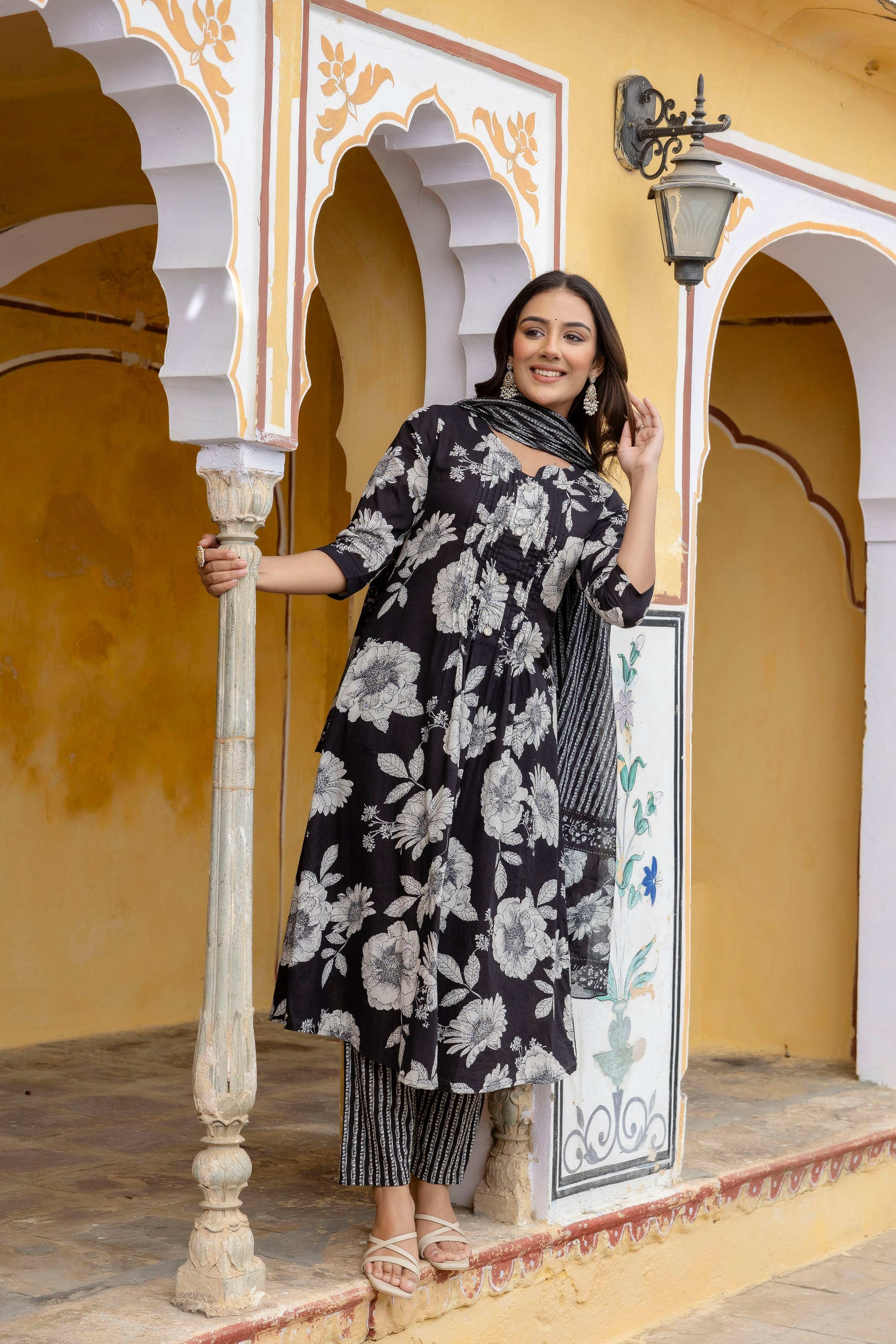Floral Print Kurta Set with Striped Dupatta in Black
