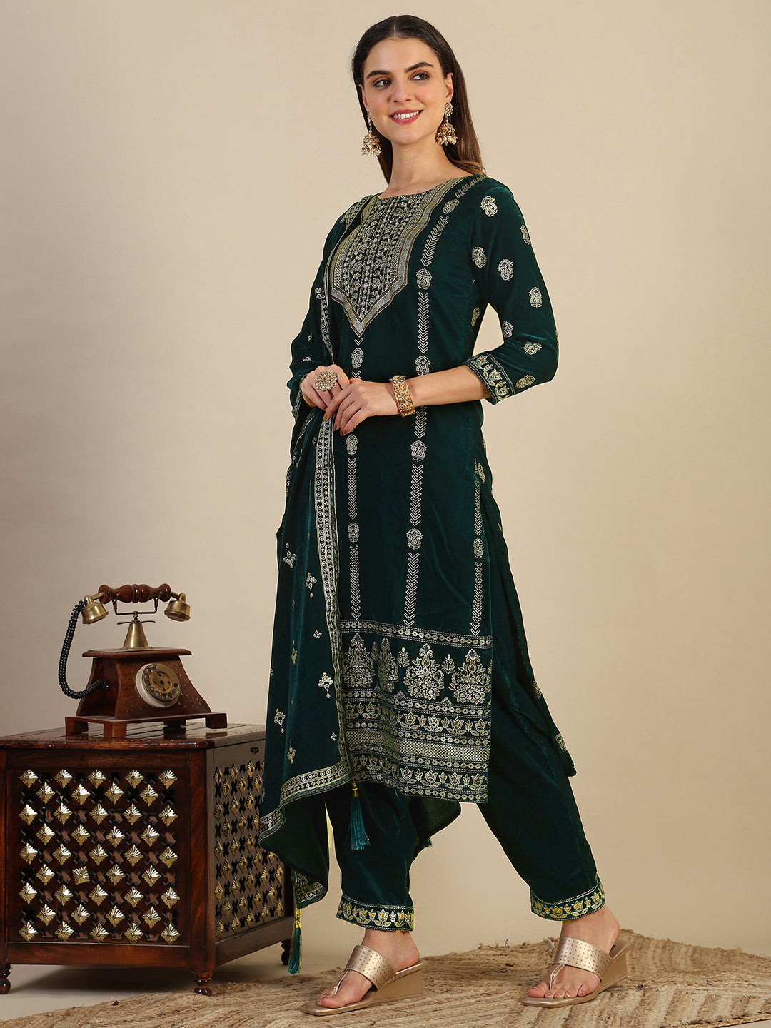 Bottle-Green Velvet Kurta Set with Hand & Foil Print Detailing