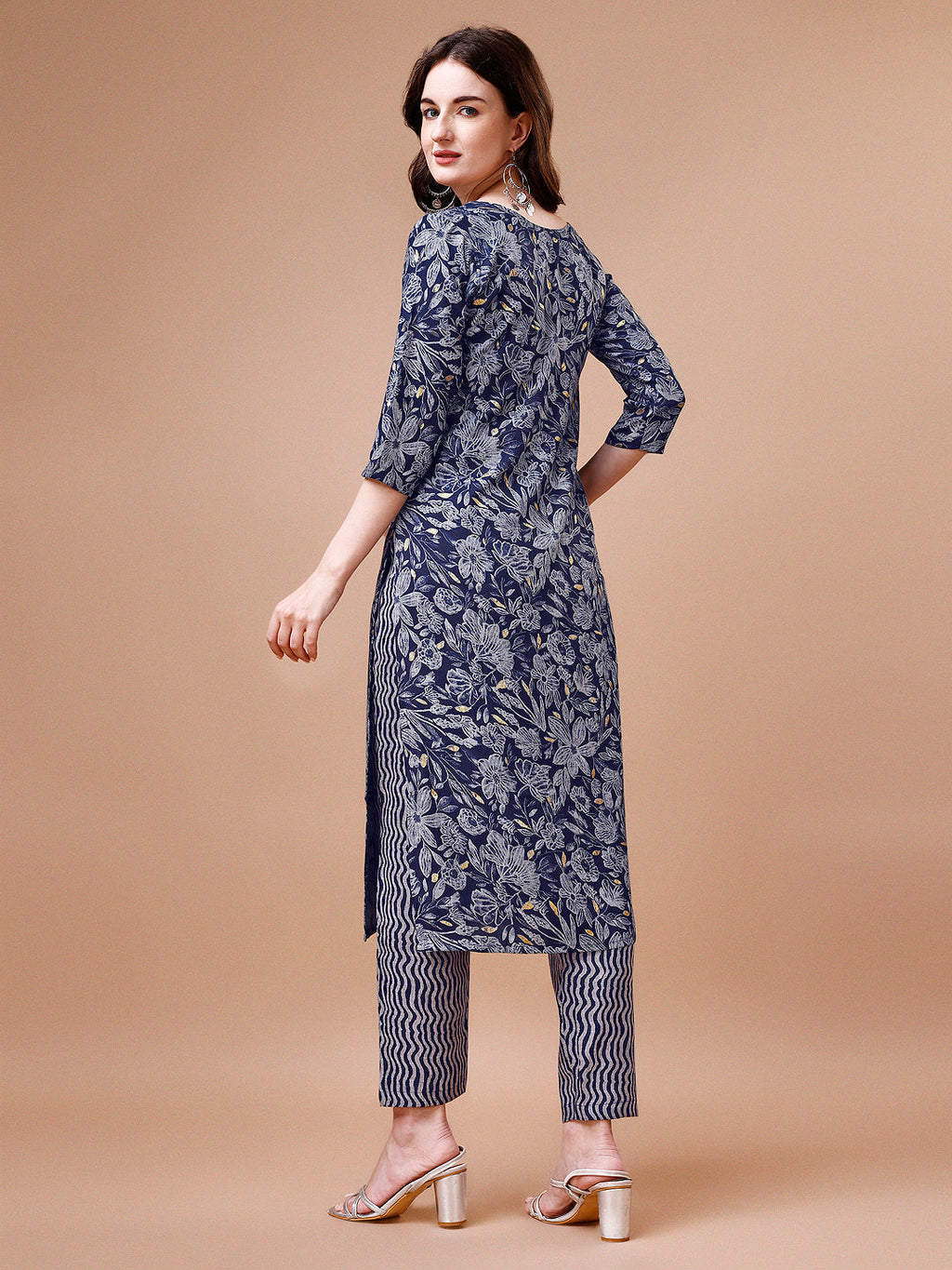 Women Floral Printed Casual Kurta With Pant Set - Multicolor