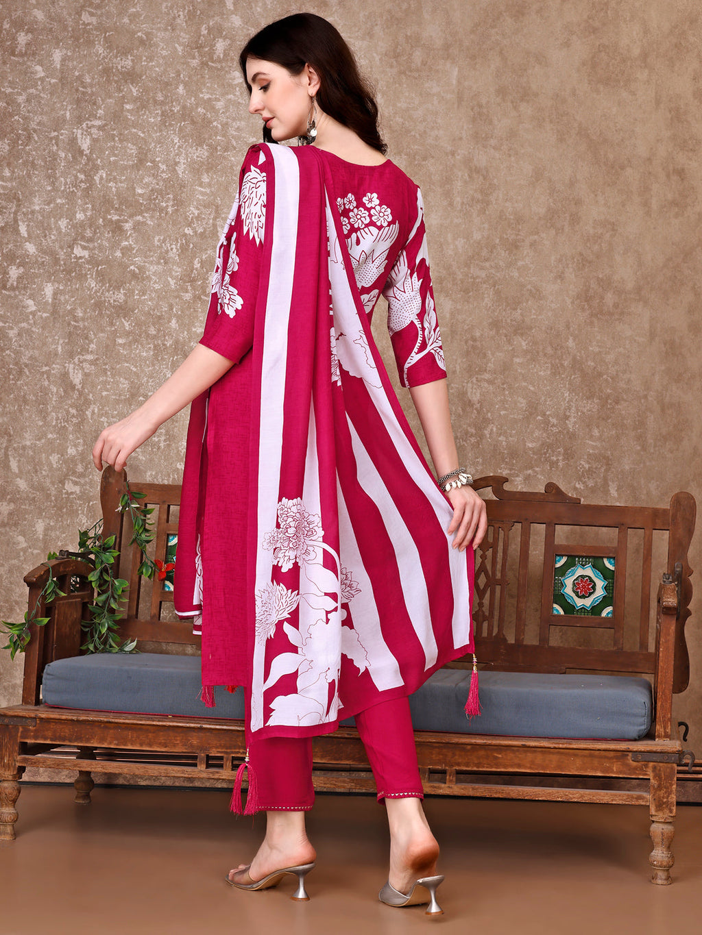 Pink Silk Hand Embroidered Floral Printed Kurta Set