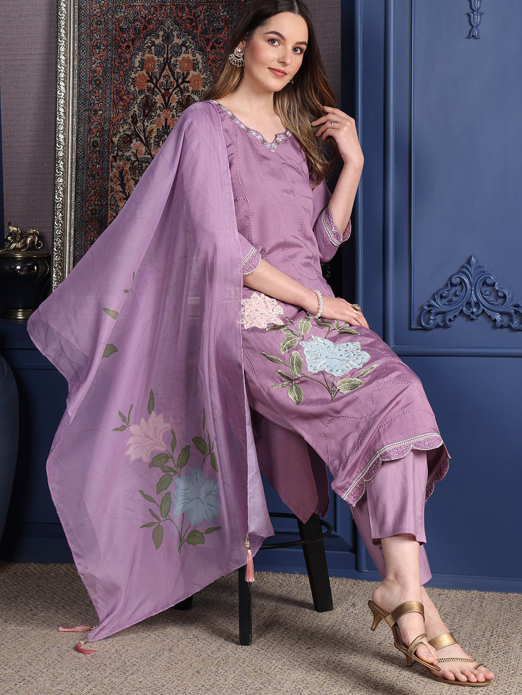 Lavender Placement Embroidered Kurta Set with Organza Dupatta