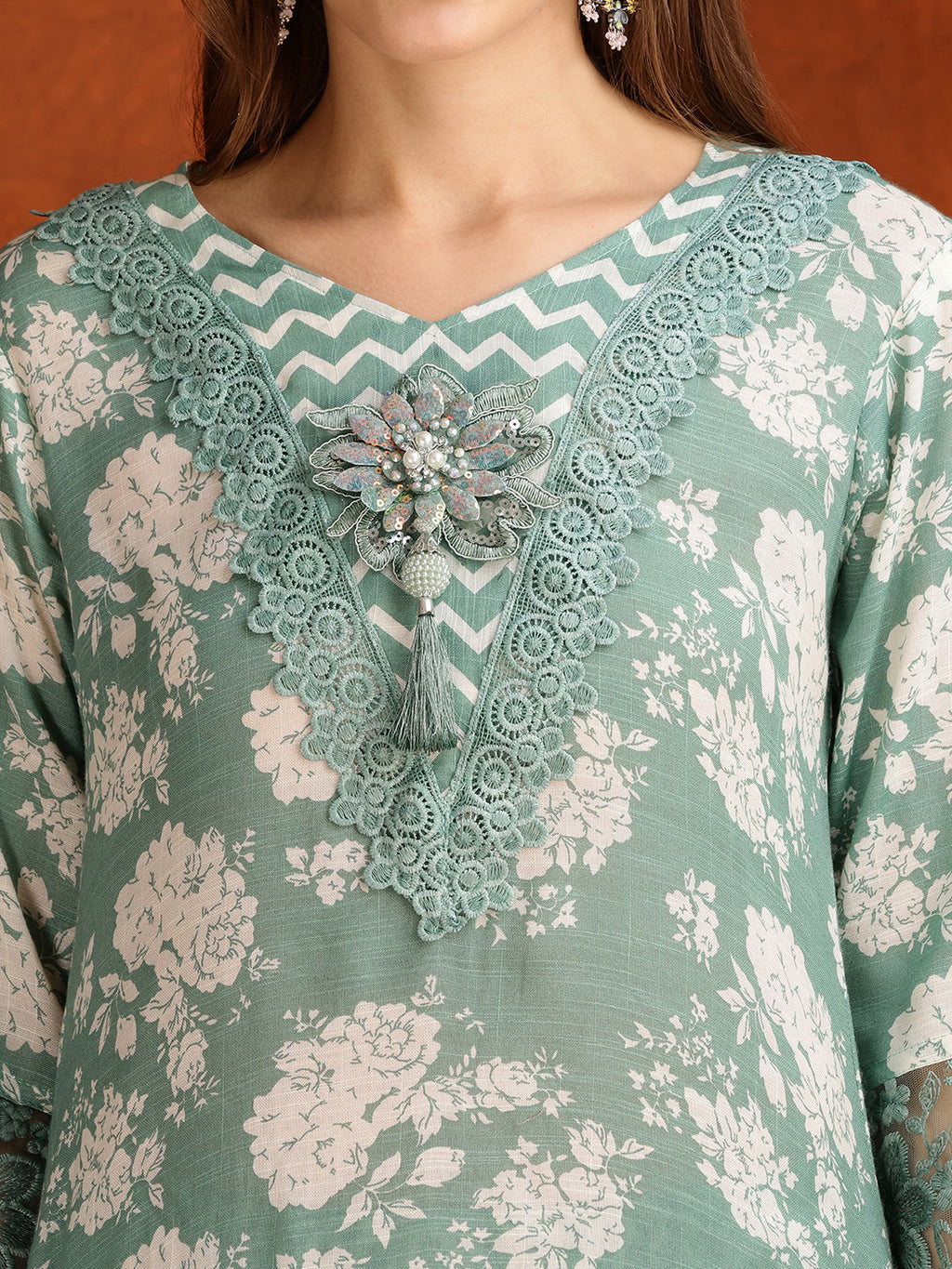 Green Floral Embellished Kurta Set with Pant and Dupatta