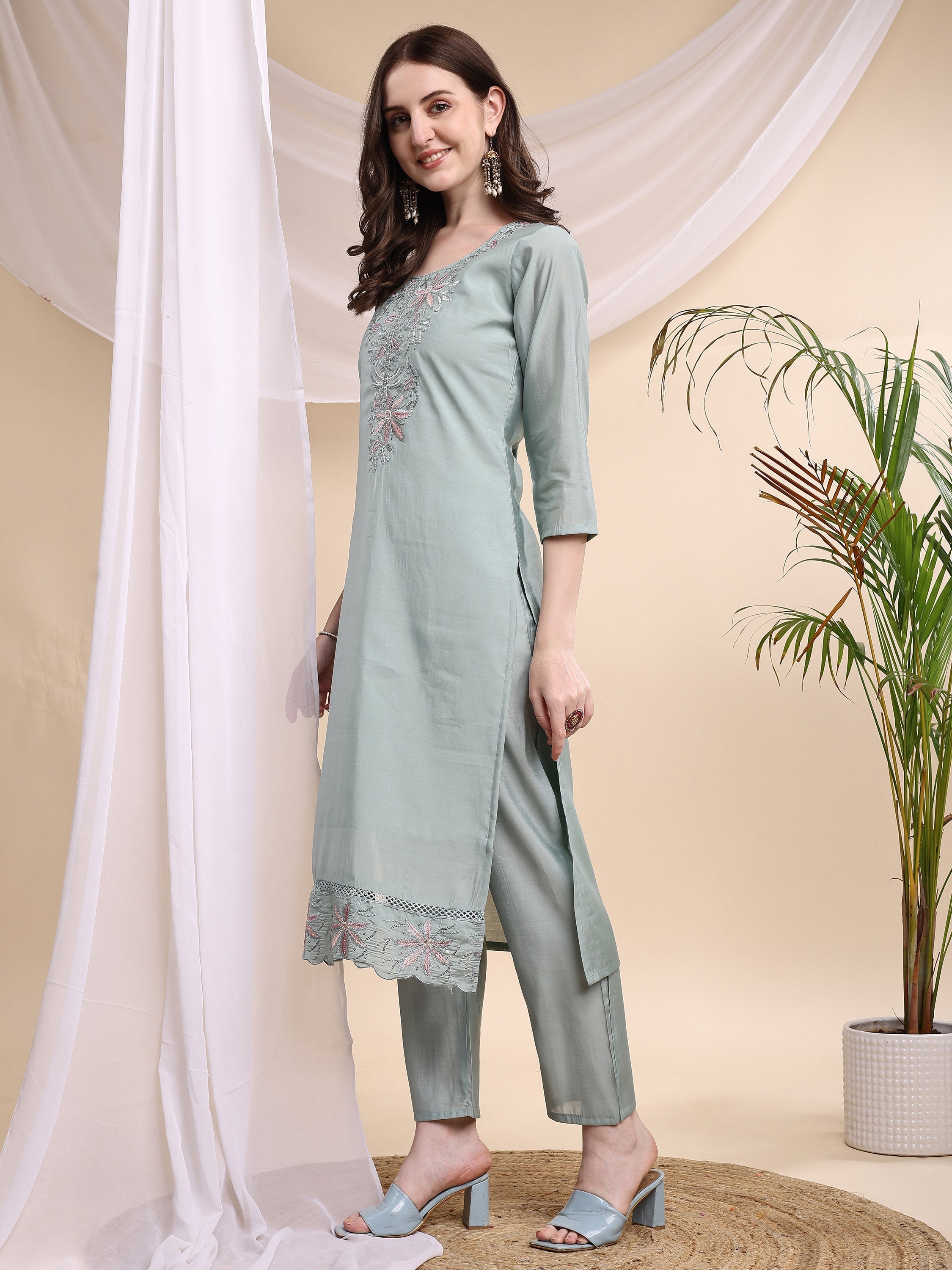 Turquoise Embroidered Chanderi Kurta Set with Organza Dupatta