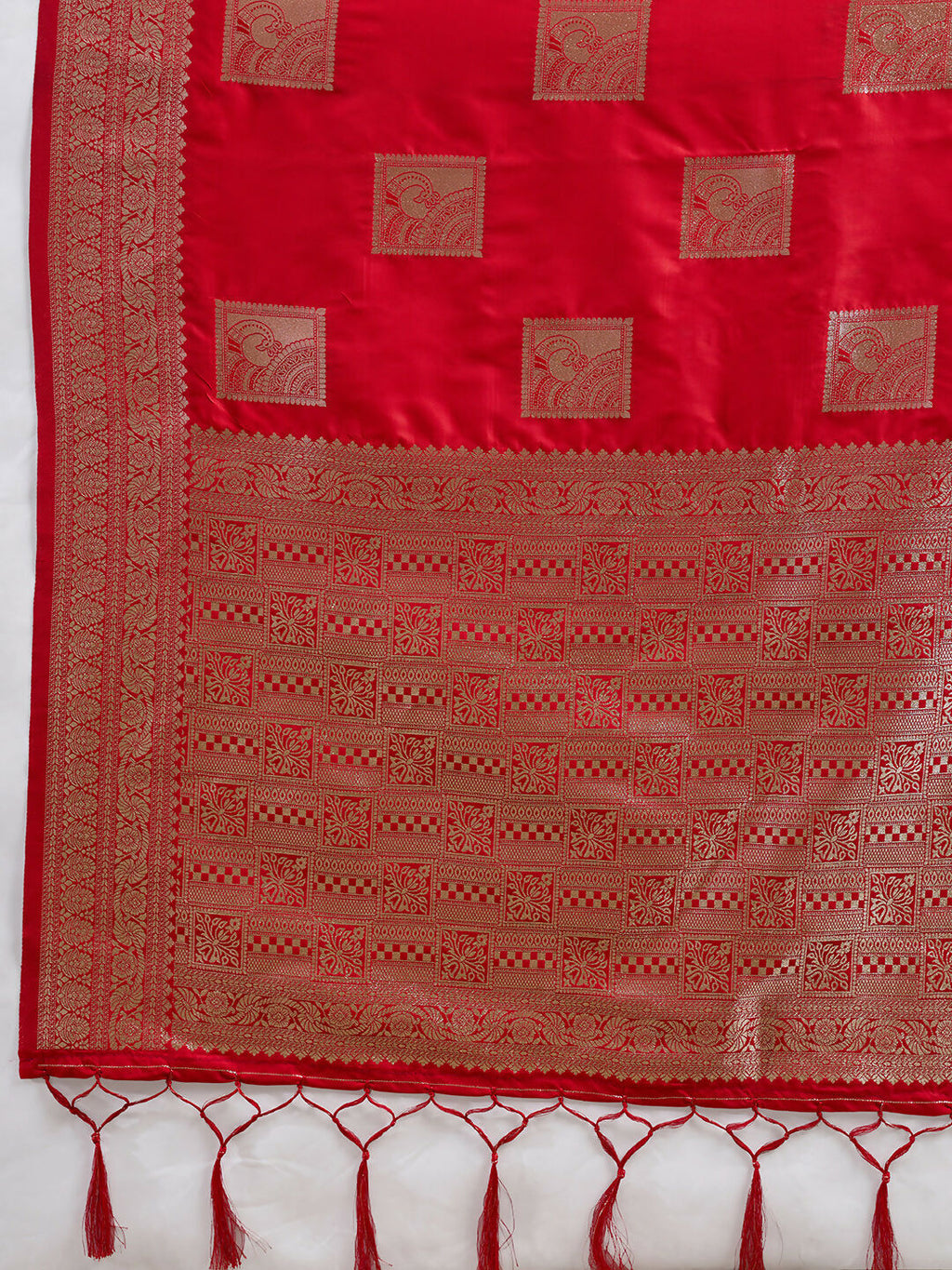 Elegant Red Silk Blend Saree with Matching Blouse
