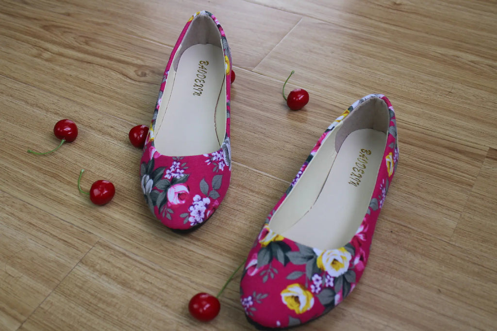 Summer Women's Flat Canvas Shoes with Roses