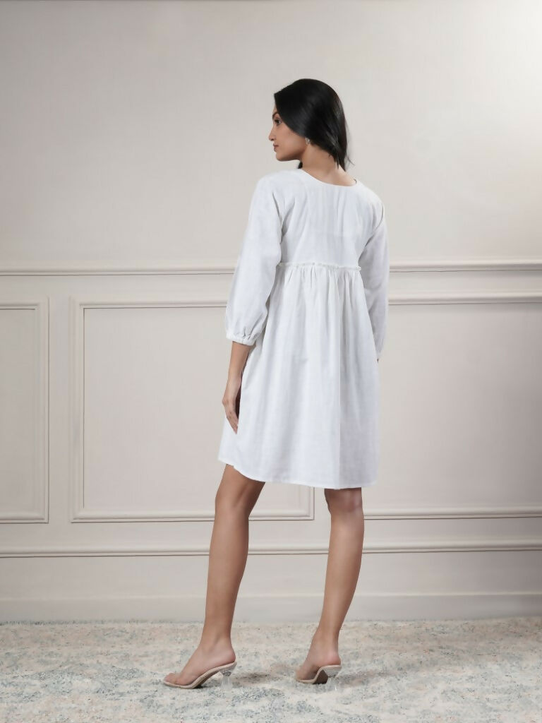 Women's White Short Dress with V-Neck and 3/4 Sleeves