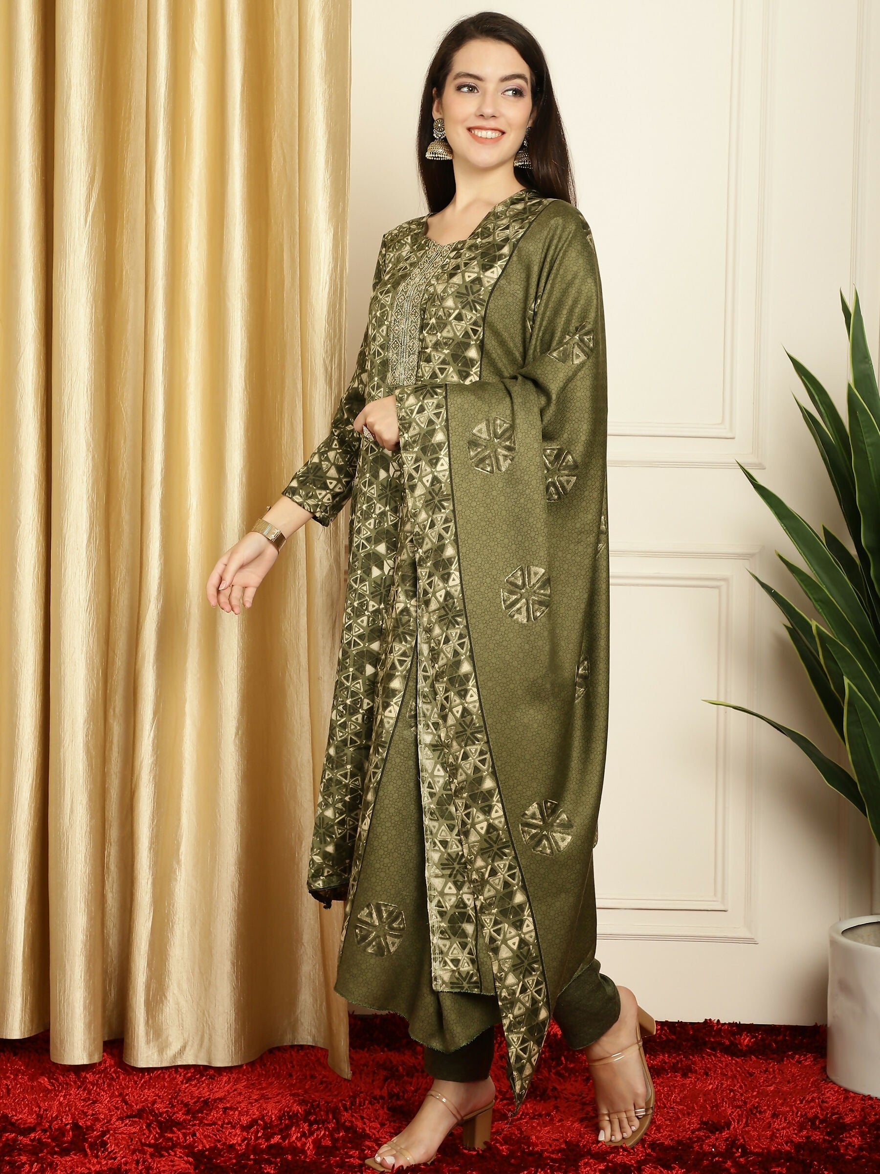 Women's Green Pashmina Floral Digital Printed Kurta Pant Set