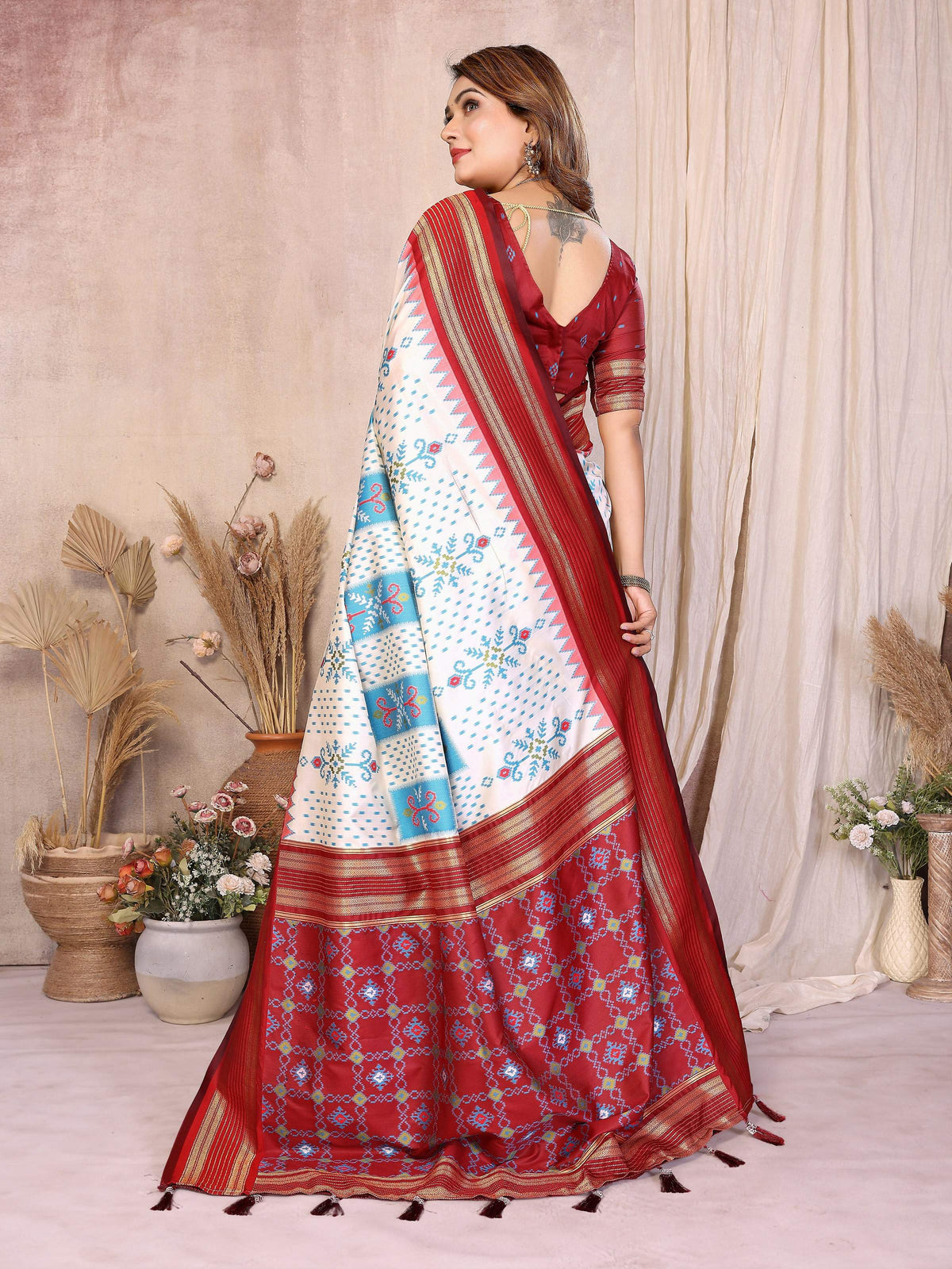 White Soft Silk Saree with Elegant Weaving Detail