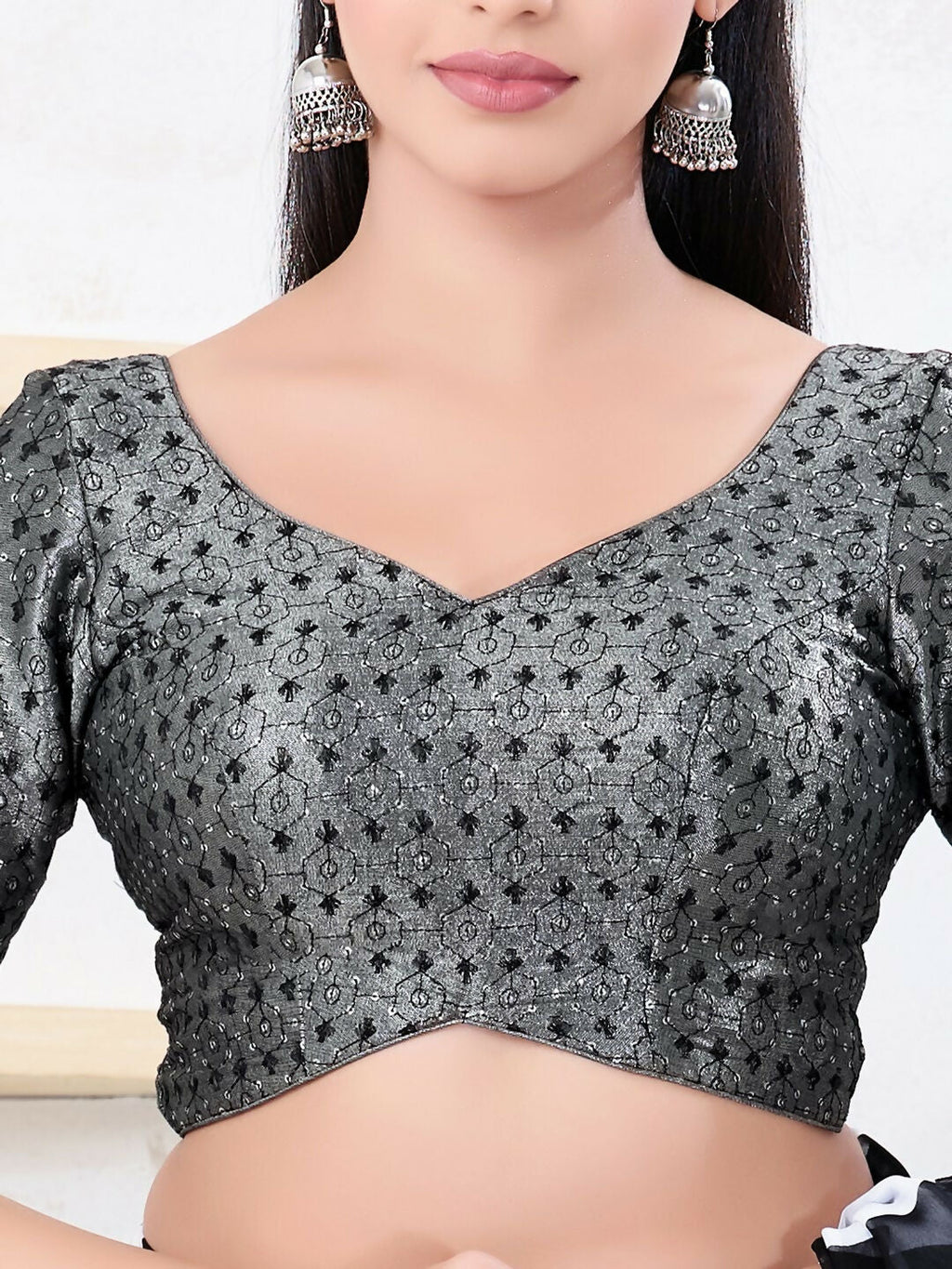 Black Tissue Sweetheart Neck Back Open Sleeveless Blouse