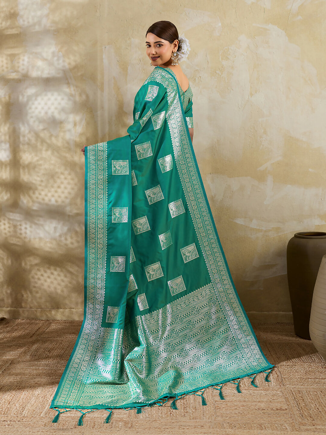 Sea Green Silk Blend Saree with Matching Blouse Piece