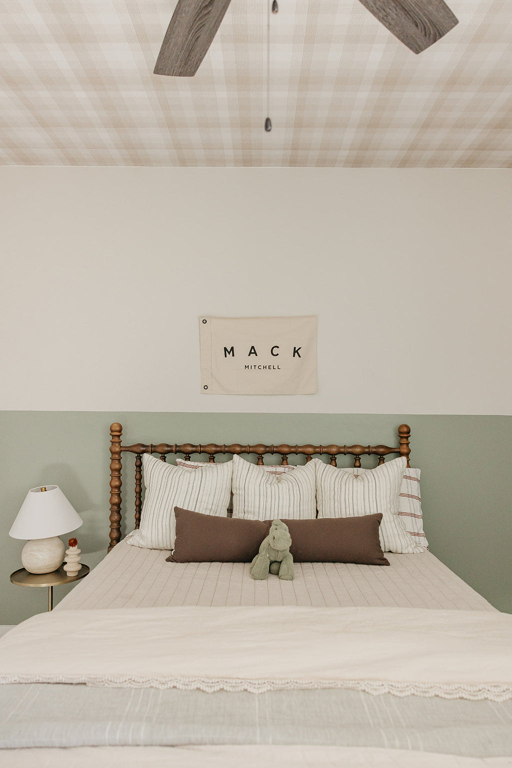 Mack Floral Removable Wallpaper in Green and White Cottagecore
