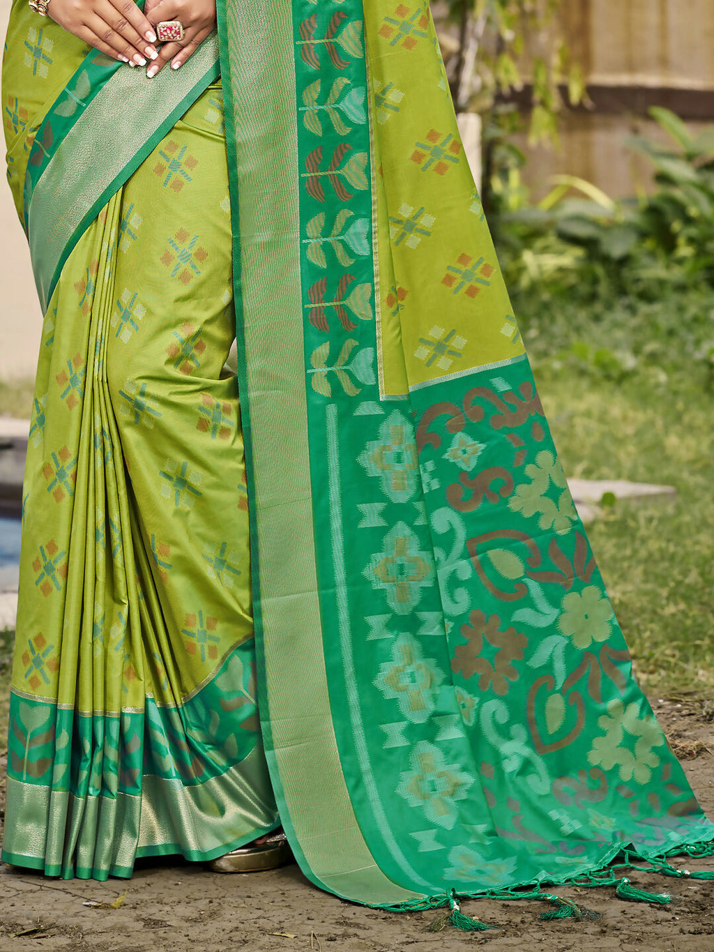 Shree Shyam Fashion Pochampalli Silk Light Green Saree