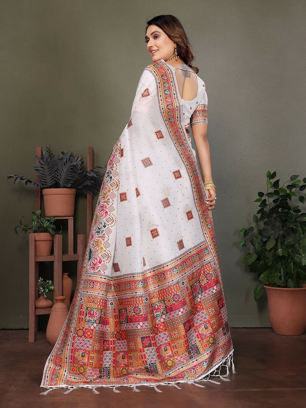 White Pashmina Saree with Thread Woven Details and Blouse Piece