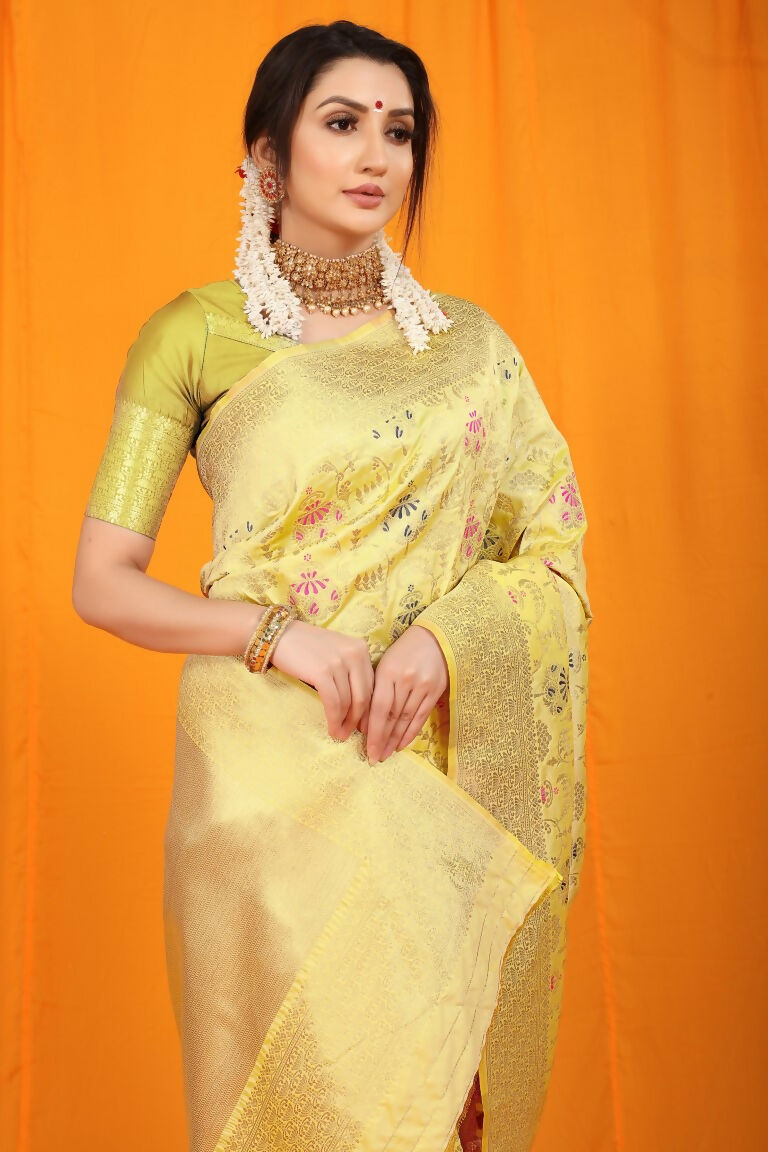 Cream Kanjivaram Silk Zari Woven Saree with Matching Blouse
