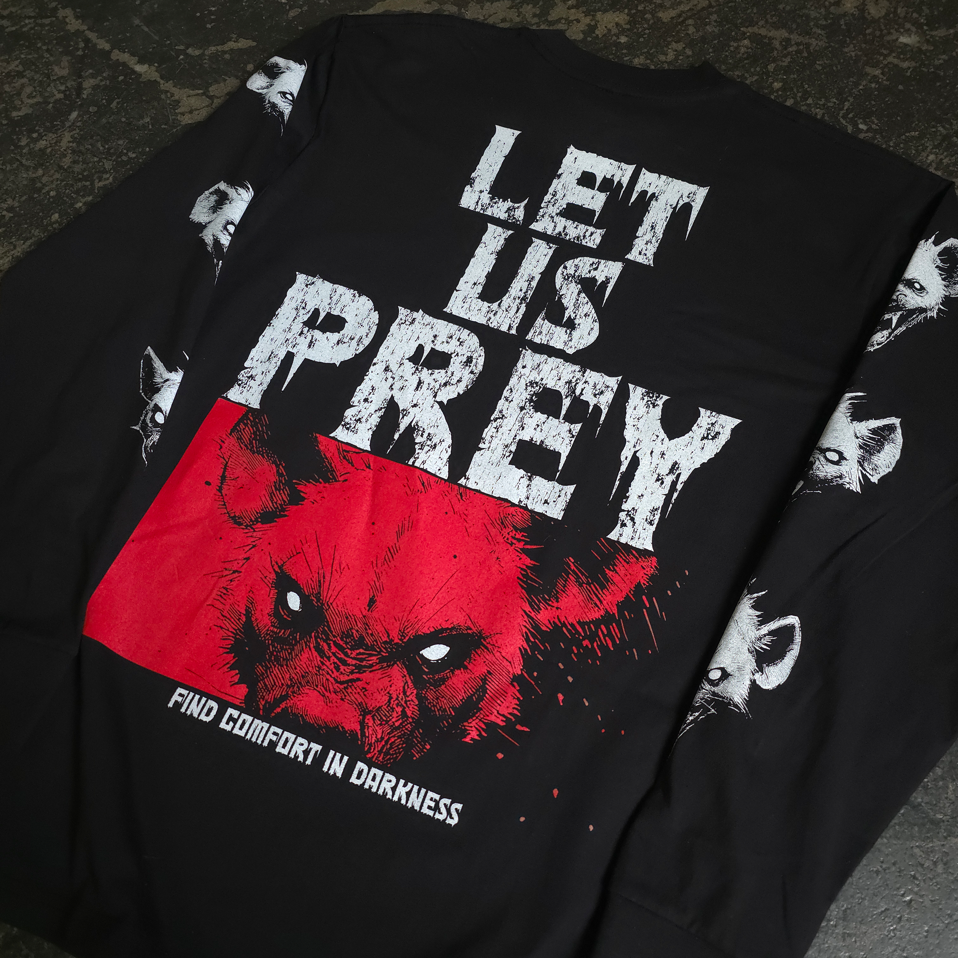 Prey Graphic Long Sleeve T-Shirt in Black - Image 4