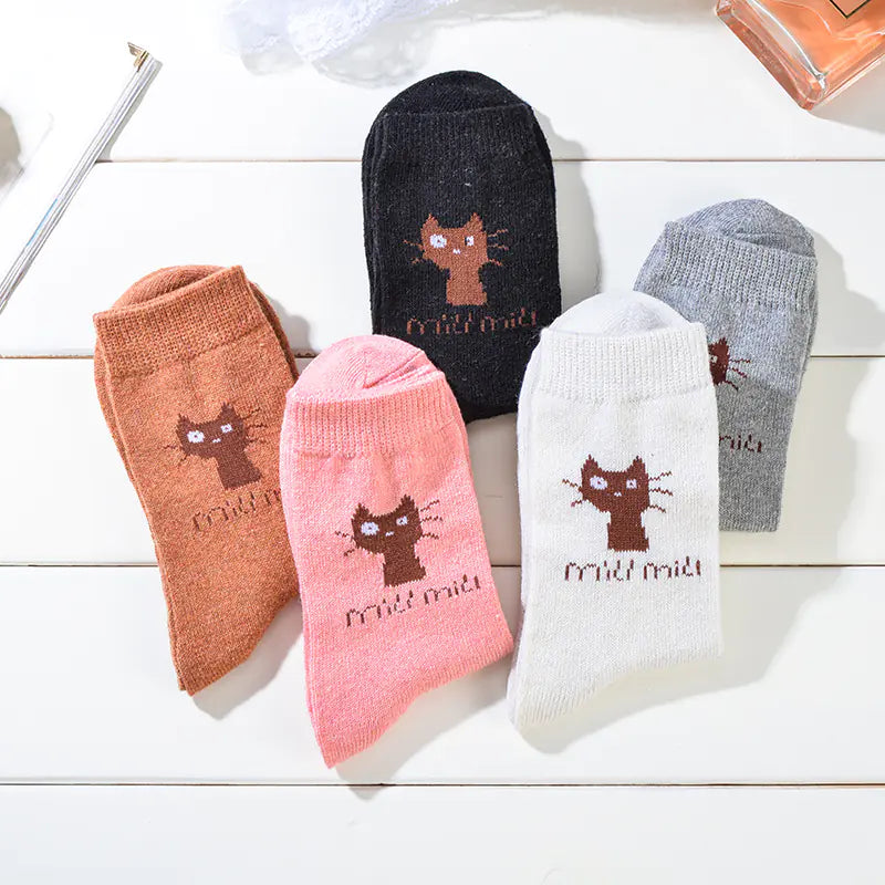 Women's Thick Wool Blend Winter Socks with Heart and Diamond Prints - Image 11
