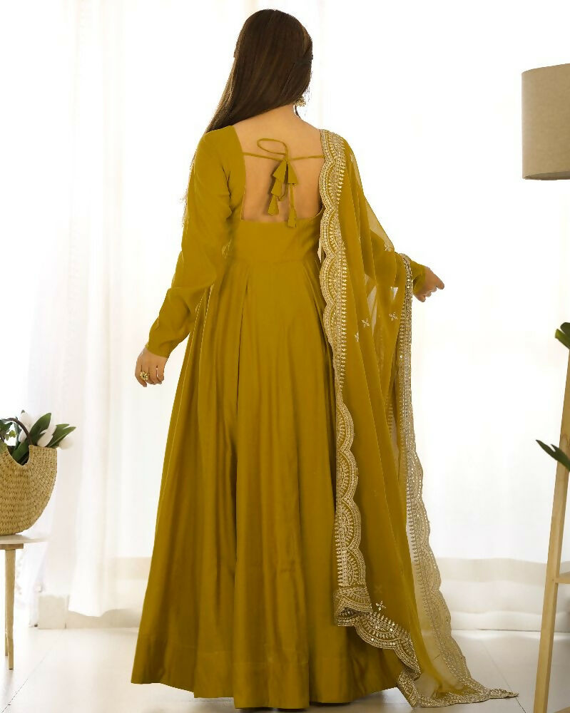 Mehndi Chanderi Kurta Set with Sequence Embroidery 3-Piece Set