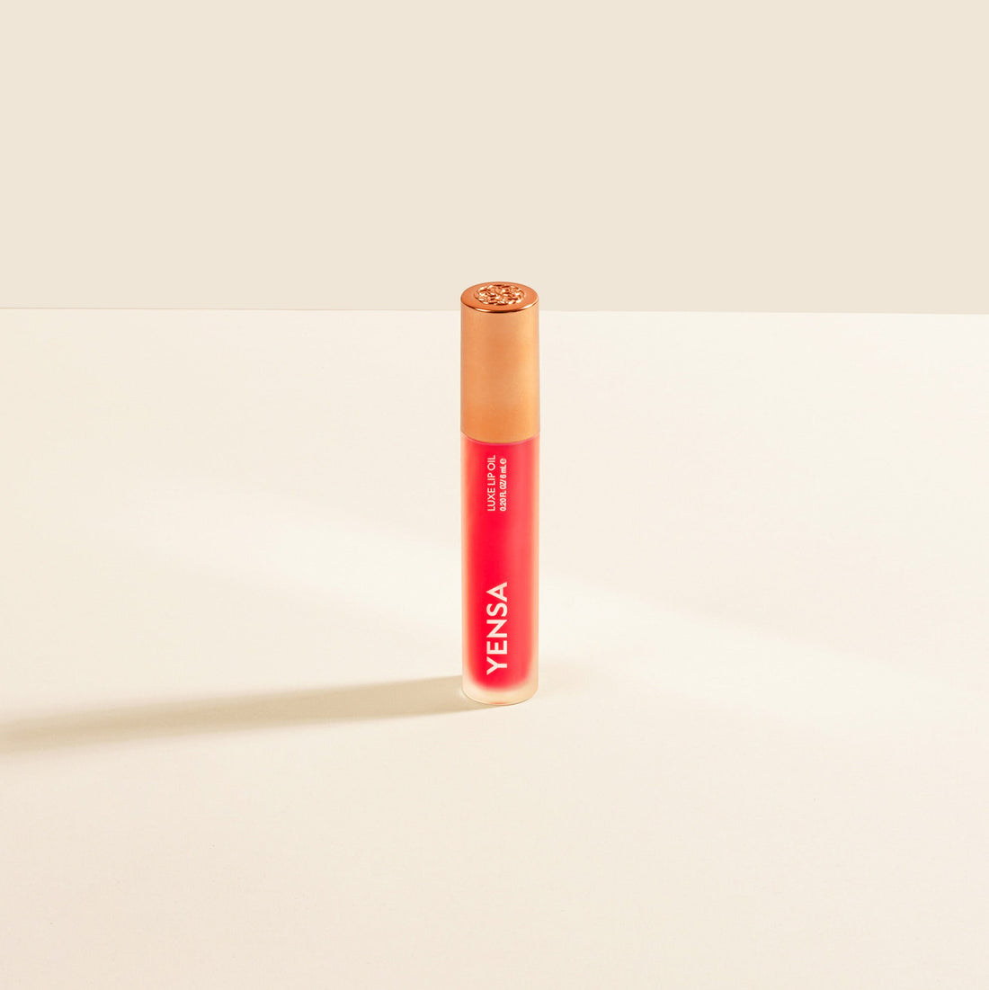 Luxe Lip Nourishing Oil with Hyaluronic Acid and Vitamin E - Image 4