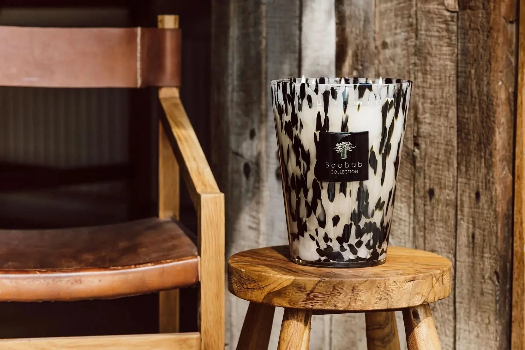 Black Pearls Max 16 Luxury Scented Candle in Hand-Blown Glass