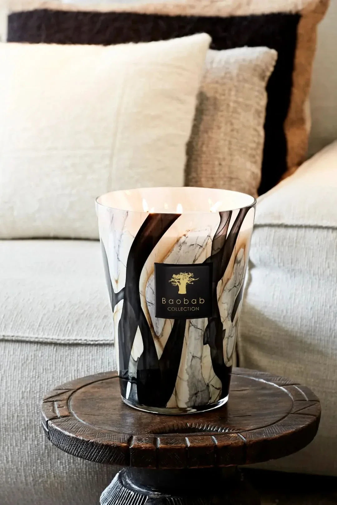 Stones Marble Max 16 Scented Candle in Grey and Beige