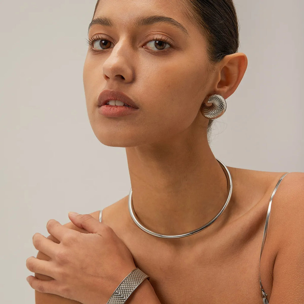 Glossy Collar Neck Ring Necklace