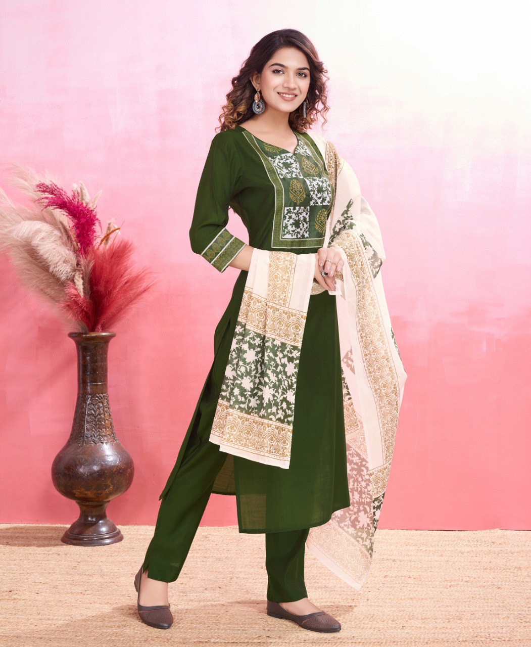 Mahendi Viscose Silk Floral Print Kurta Set for Women