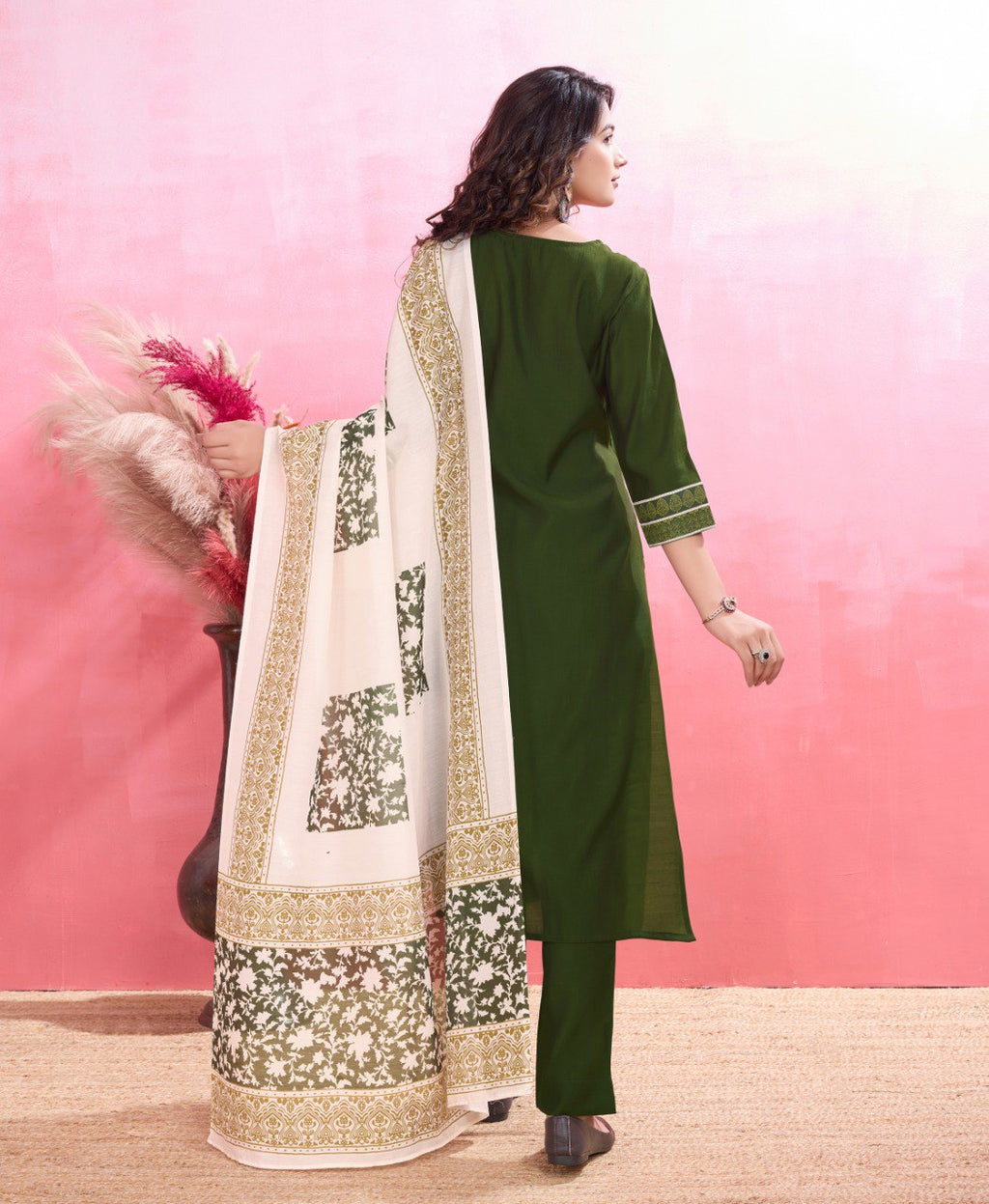 Mahendi Viscose Silk Floral Print Kurta Set for Women