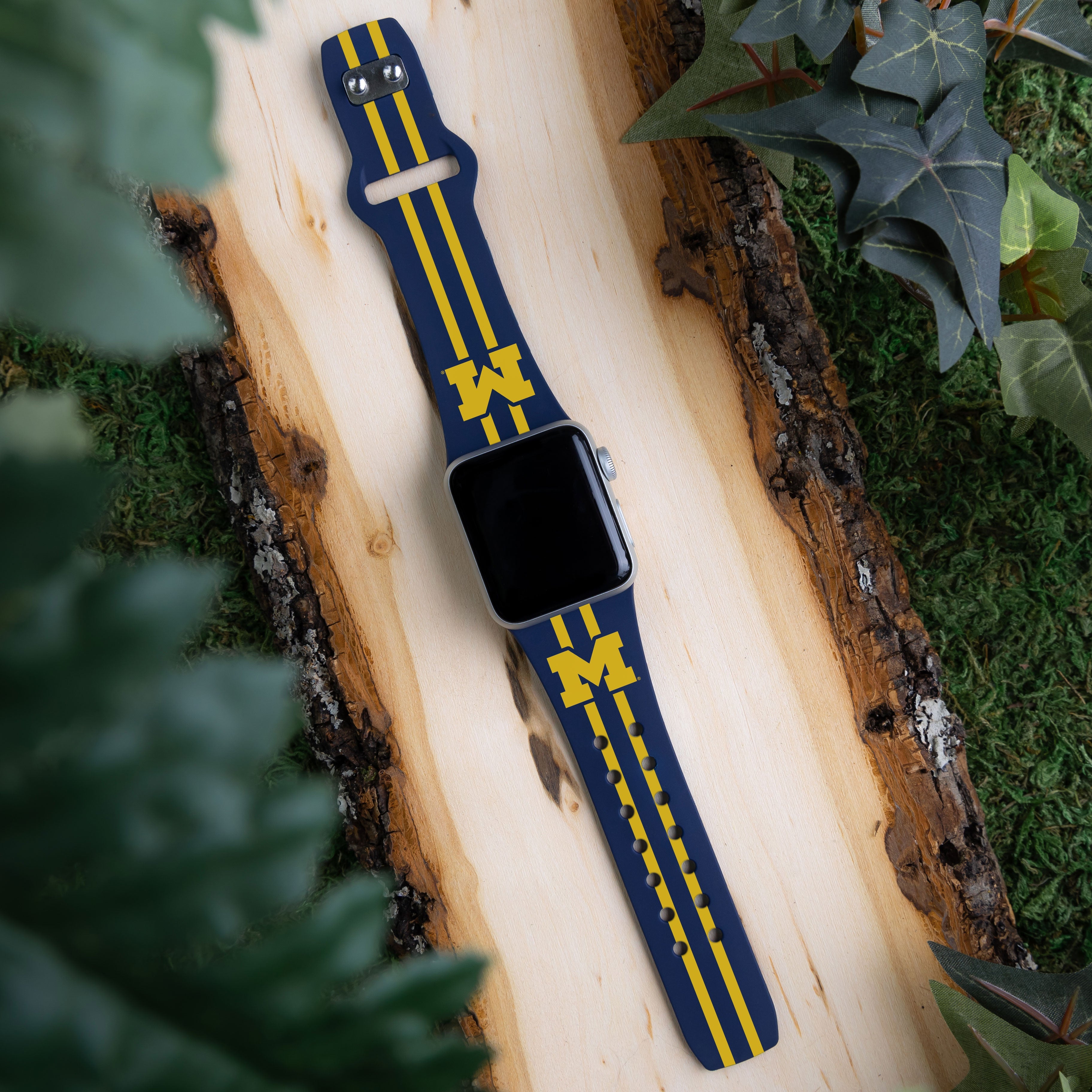 Michigan Wolverines HD Apple Watch Band for Series 1-10 & Ultra