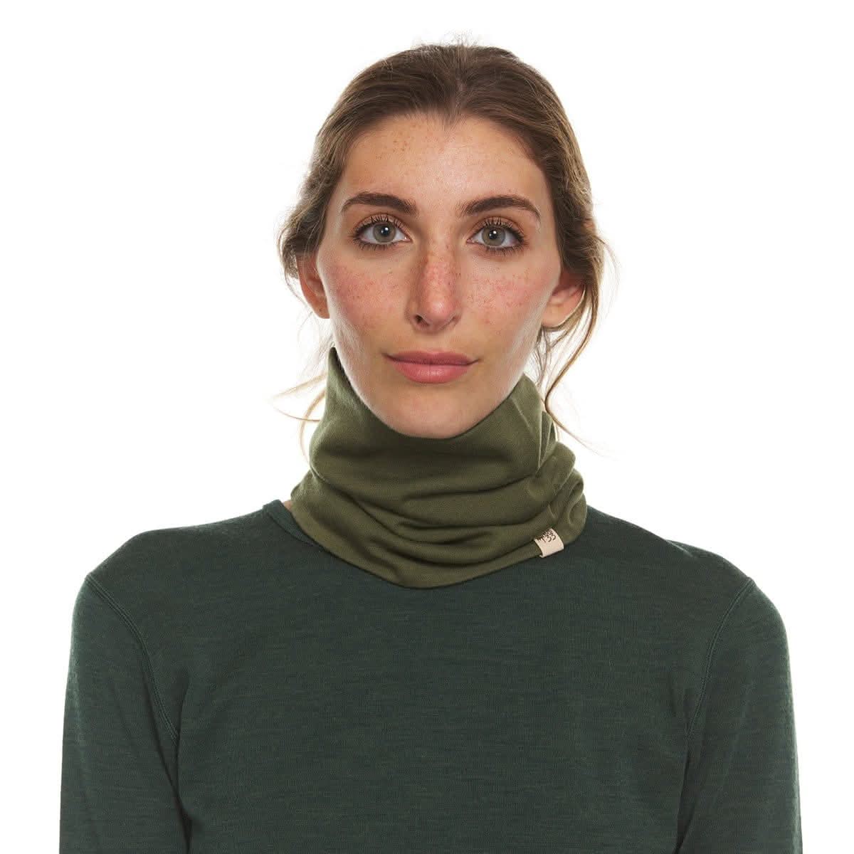 Midweight Merino Wool Neck Gaiter for Hiking and Winter Sports