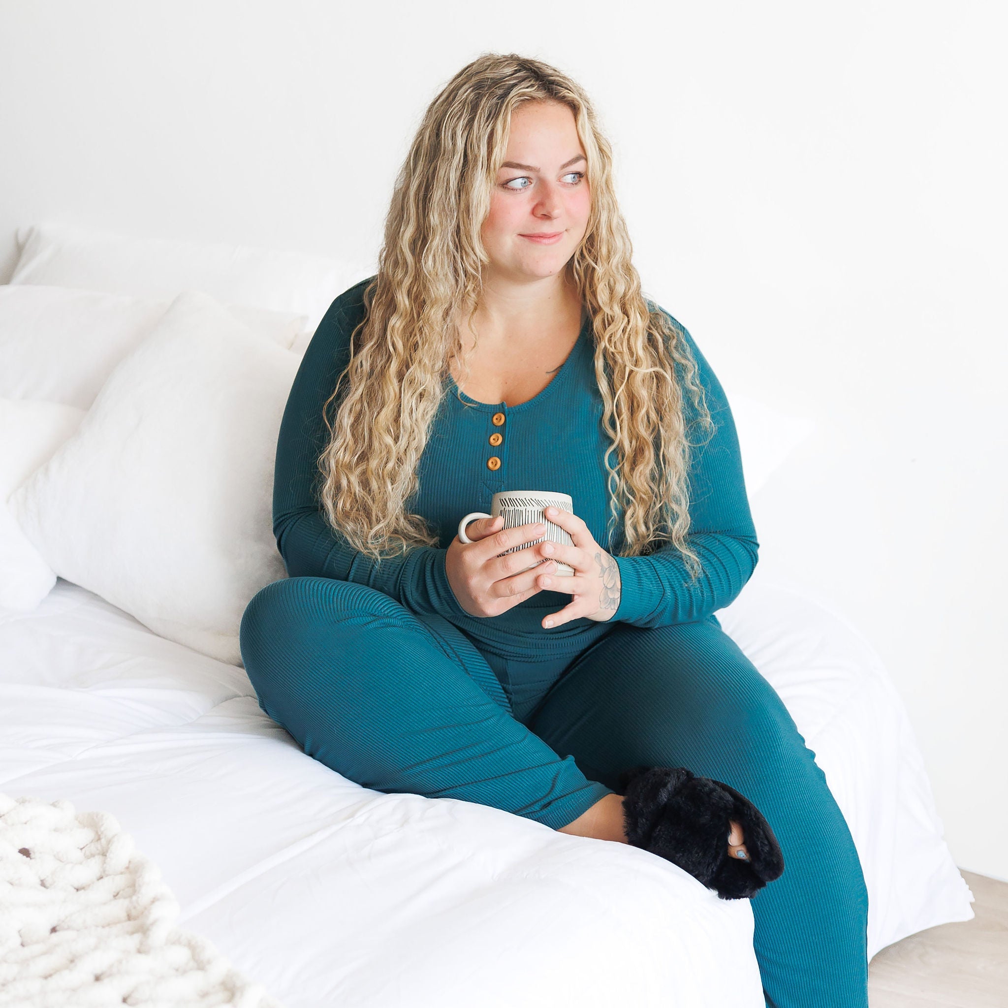 Women's Ribbed Pajama Set in Peacock Bamboo Viscose - Image 3