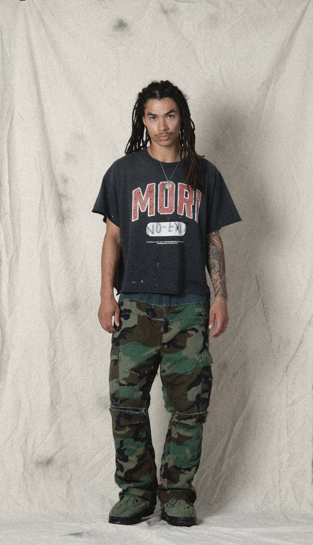 "NO EXIT" BOXY CROP TEE