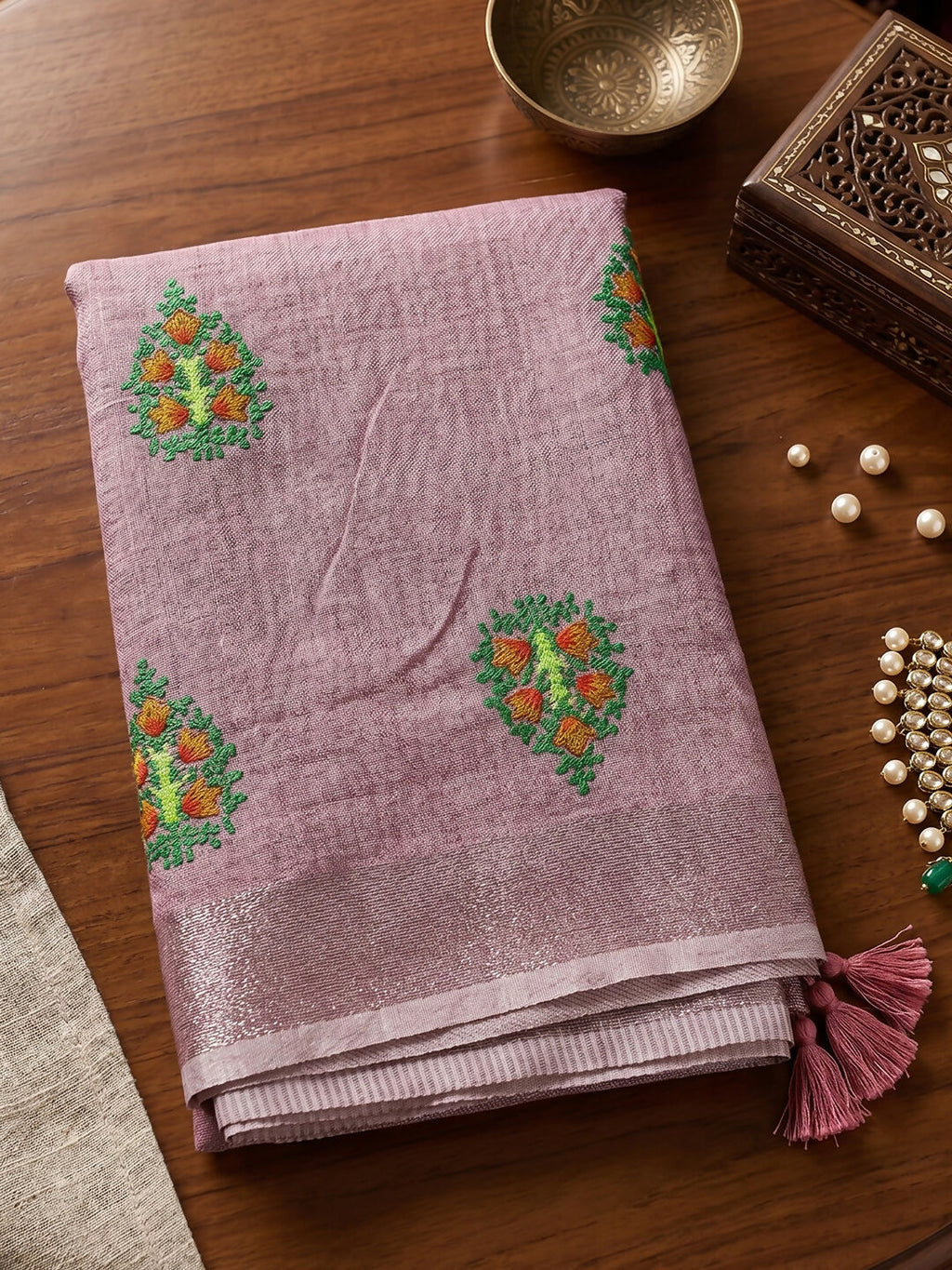 Light Purple Linen Saree with Matching Blouse Piece