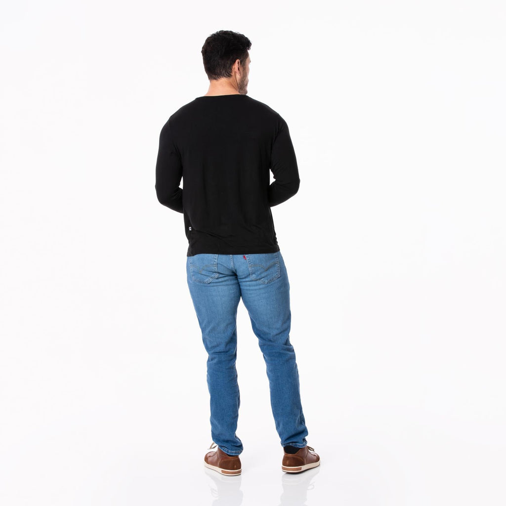Men's Long Sleeve V-Neck Tee in Midnight