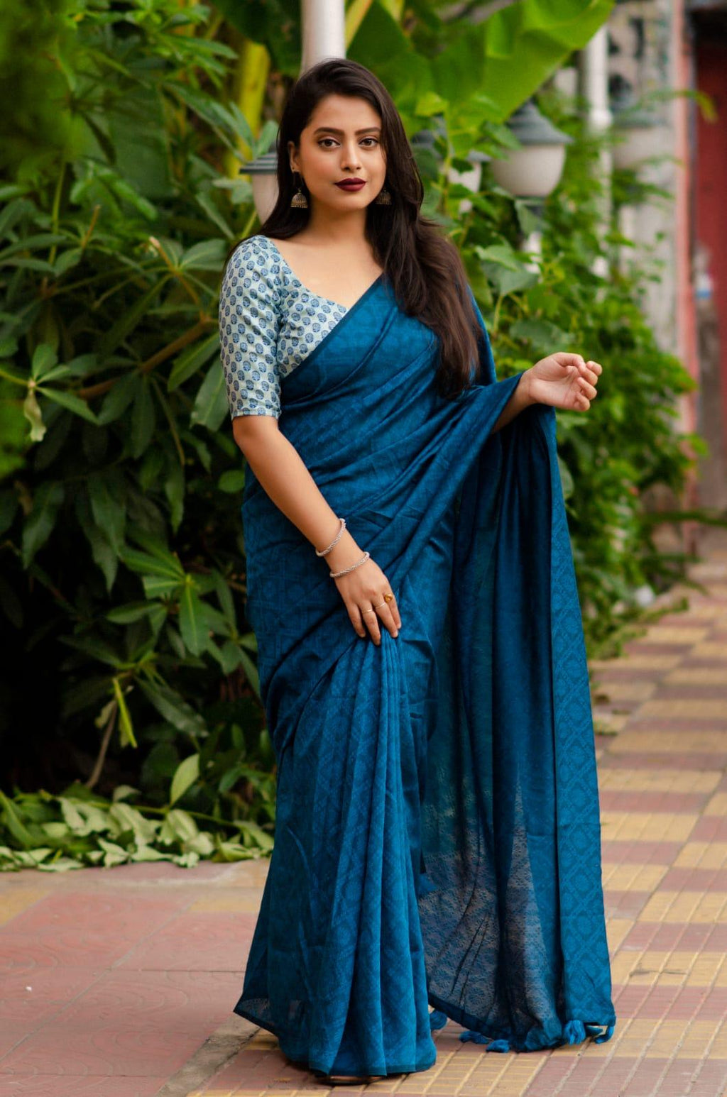 Blue jute silk jacquard saree with batik print blouse piece